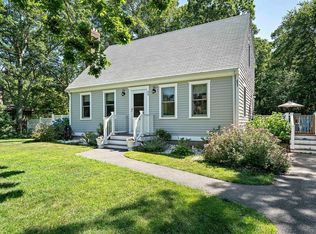 34 Burnside St, Plymouth, MA 02360