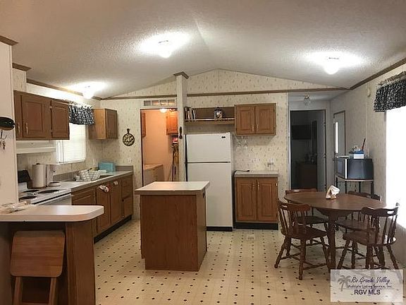 5th image of 13848 Park Pl