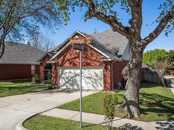 3rd image of 2633 Potomac Dr