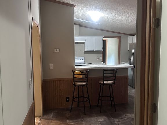3rd image of 12239 Skyview Dr