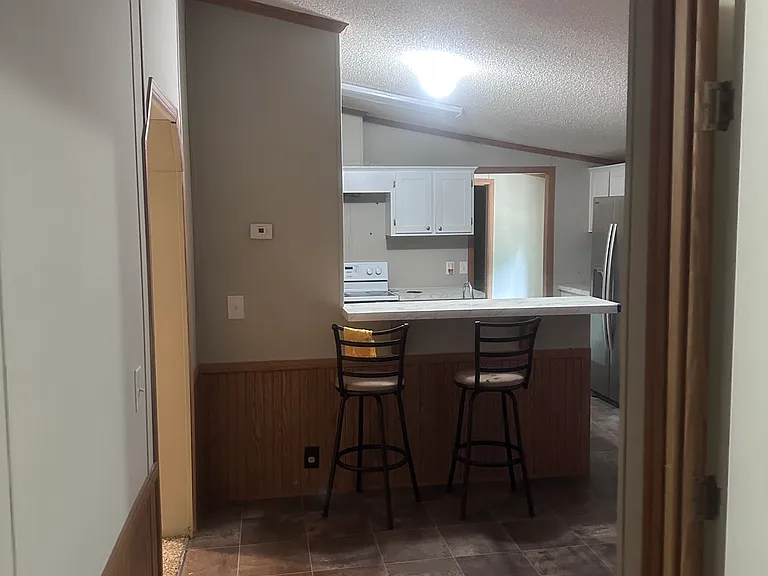 12239 Skyview Dr — Photo 2