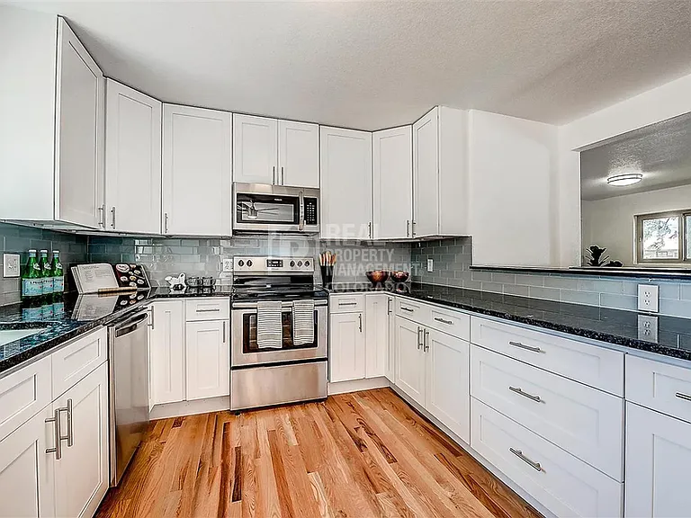 3426 S Wolff St — Photo 11