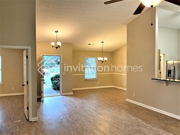 4th image of 424 Crested View Dr