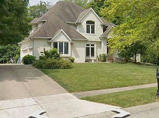 8810 Bay Pointe Cir, Indianapolis, IN 46236