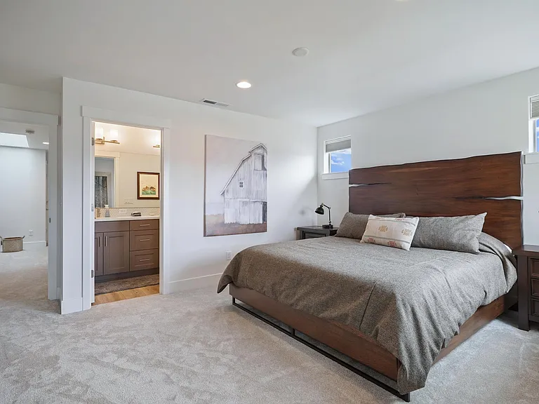 3718 NE Petrosa Ave — Photo 21