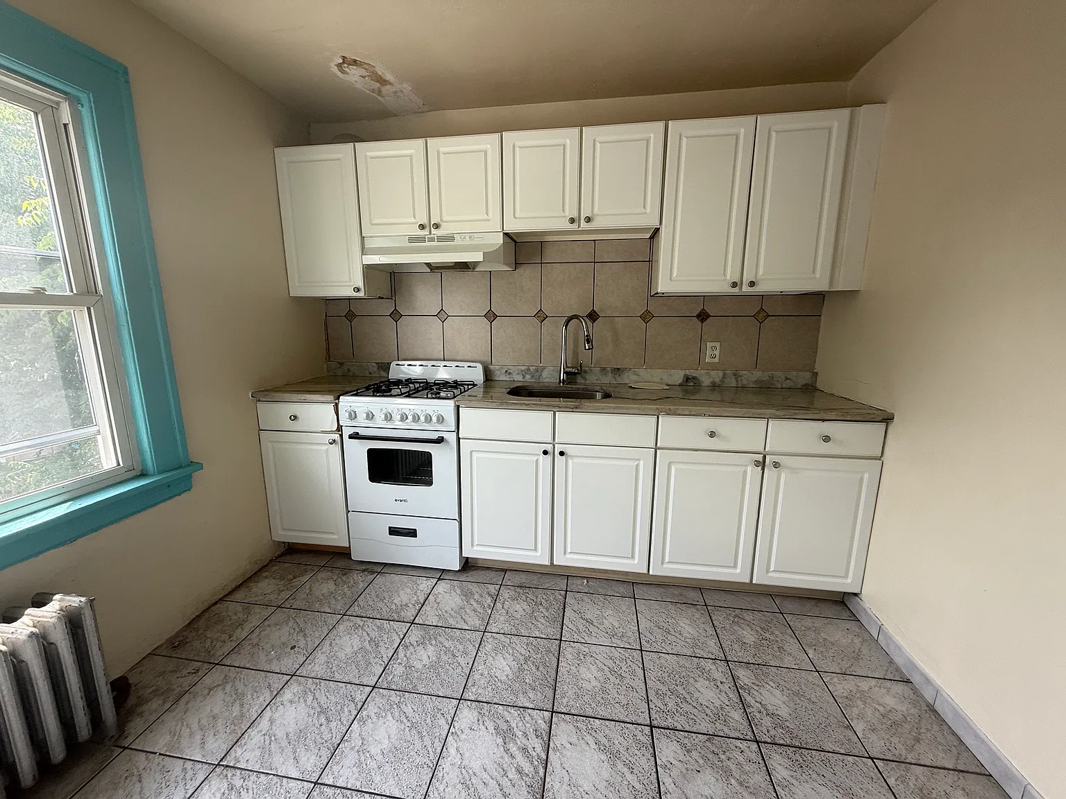 1 bed, 700 sqft, $1,800 — Photo 4