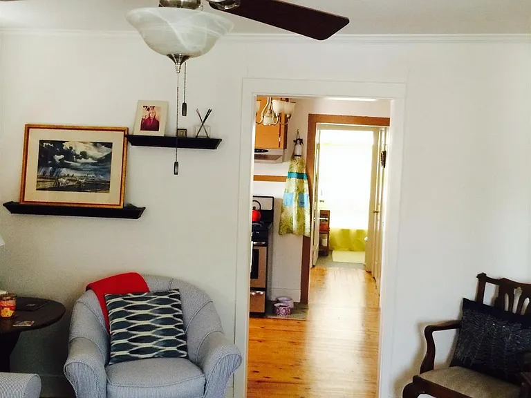 Winsted Ln — Photo 9