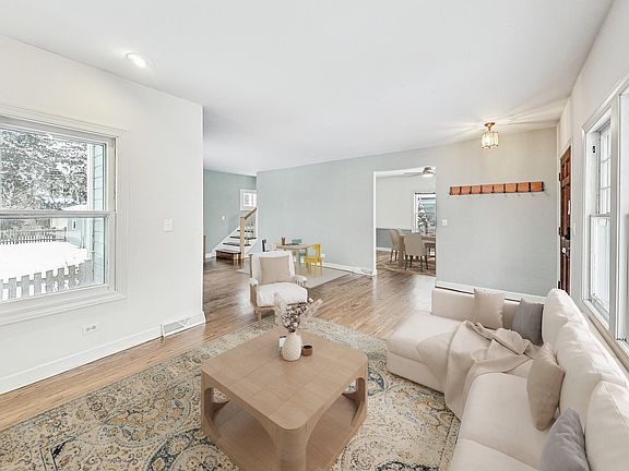 4th image of 251 Wood Ct