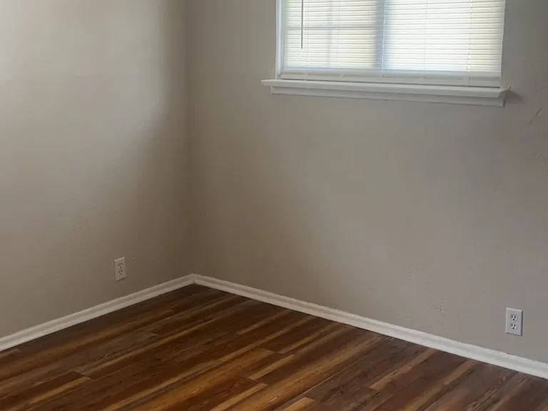 1620 Parkdale Dr — Photo 10
