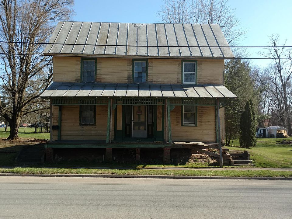 1st image of 104 Mechanic St