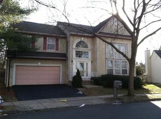 9 Kentisbury Cir, East Brunswick, NJ 08816
