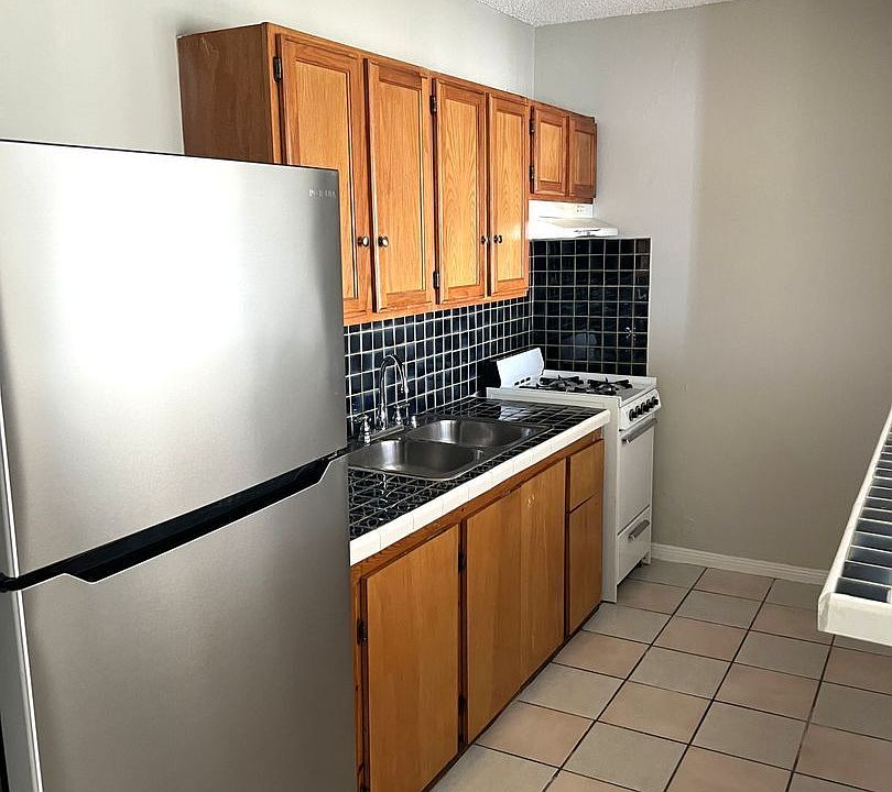 2nd image of 5365 Huntington Dr N