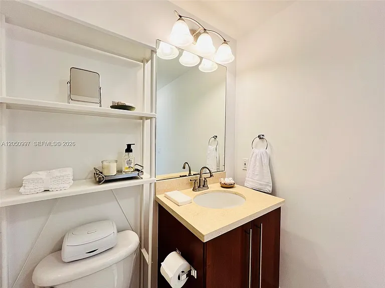79 SW 12th St #1510 — Photo 31