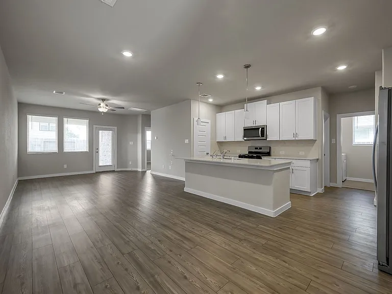 9522 Sugar Berry Dr — Photo 6
