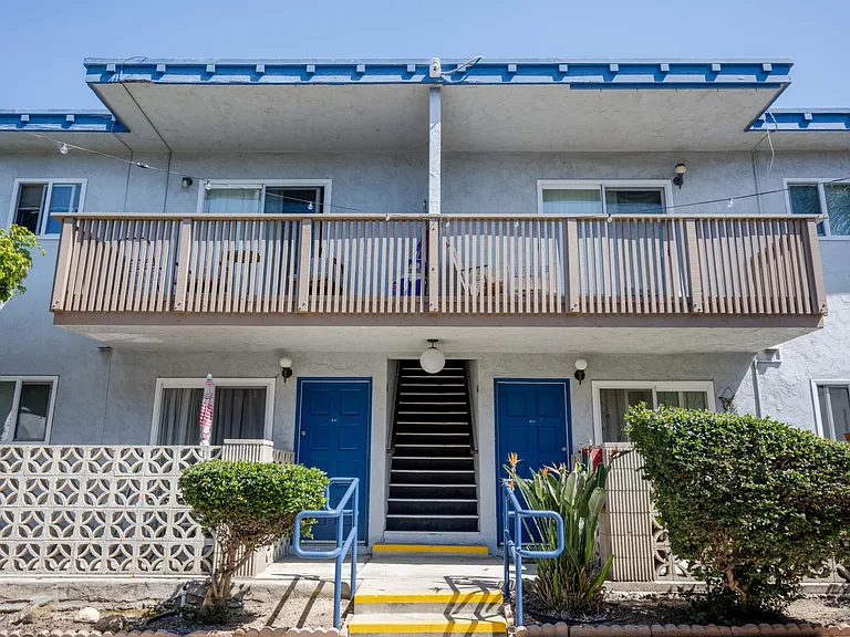Megan Court Apartments — Photo 20