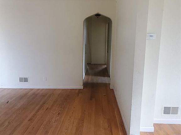4th image of 3670 N Ivy St