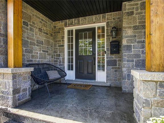 5th image of 253 Upper Mount Albion Rd