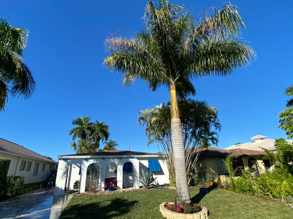 667 92nd Ave N, Naples, FL 34108