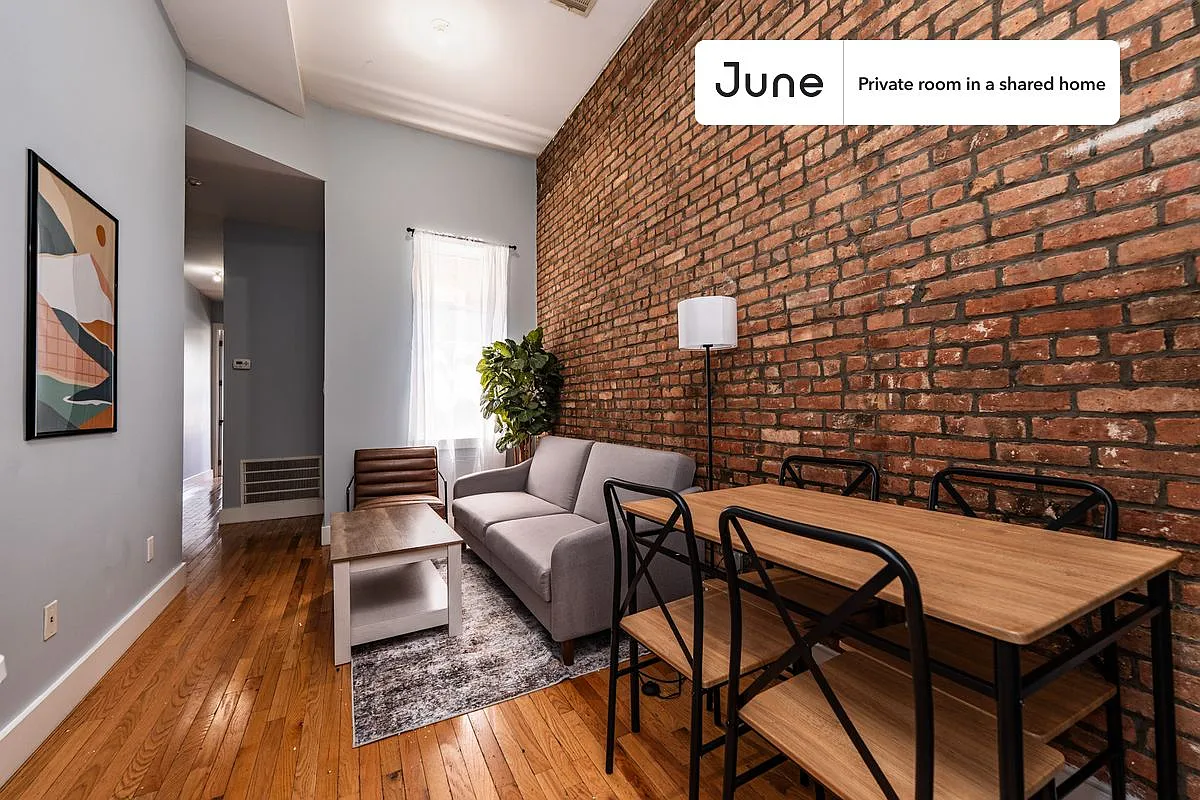 886 Jefferson Ave — Photo 4