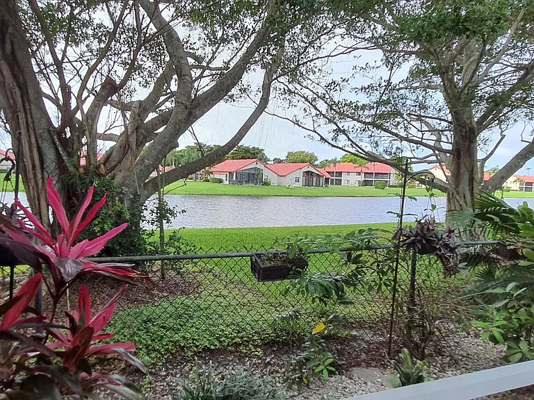 7628 Eagle Point Dr — Photo 39