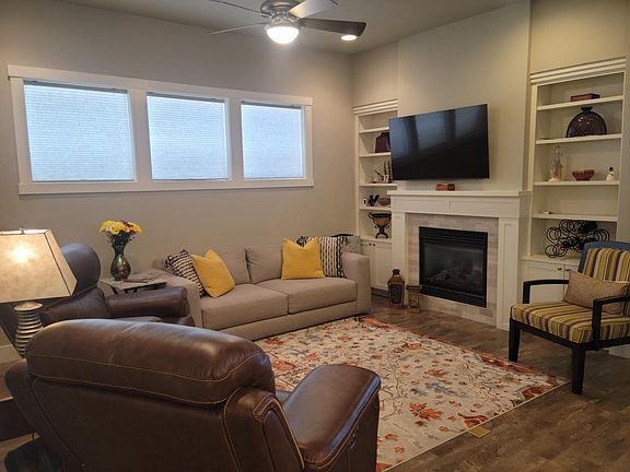 3rd image of 506 W Cagney St