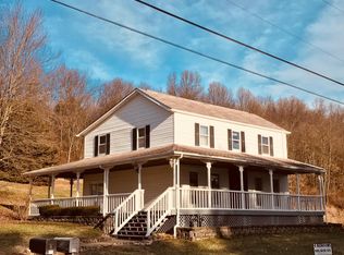 135 Watters Station Rd, Evans City, PA 16033