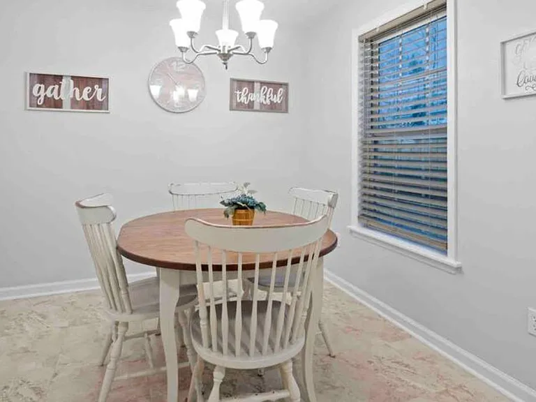 14 Meadowbrook Dr — Photo 15