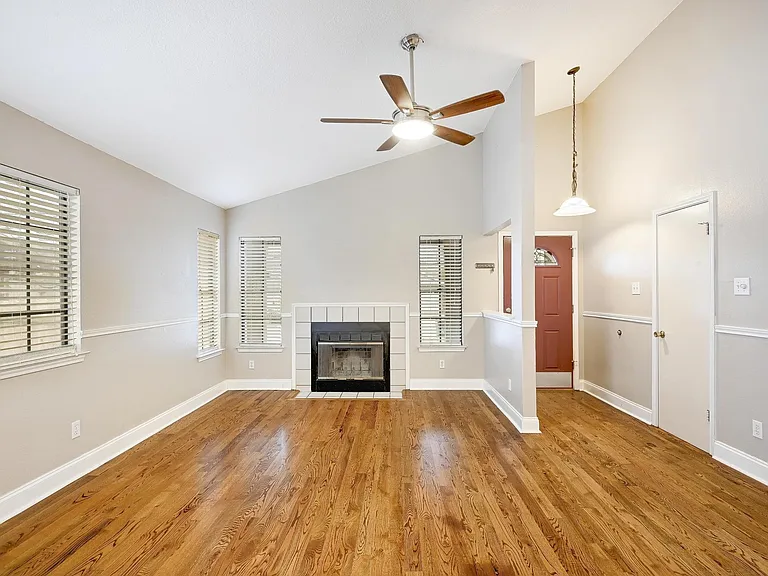 3006 Linnet Dr — Photo 6