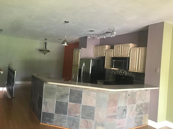 2nd image of 652 Arbor Lake Ln
