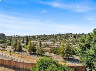 8054 Greenridge Dr APT 20, Oakland, CA 94605