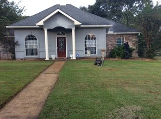 111 Corinth Ave, Broussard, LA 70518