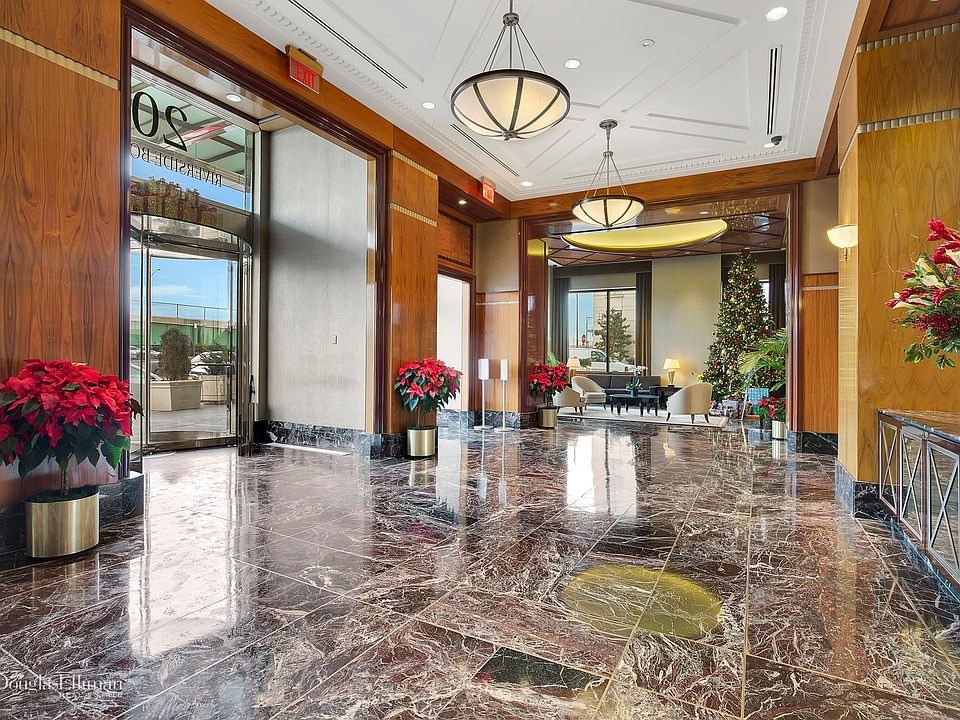 2nd image of 200 Riverside Blvd APT 15N