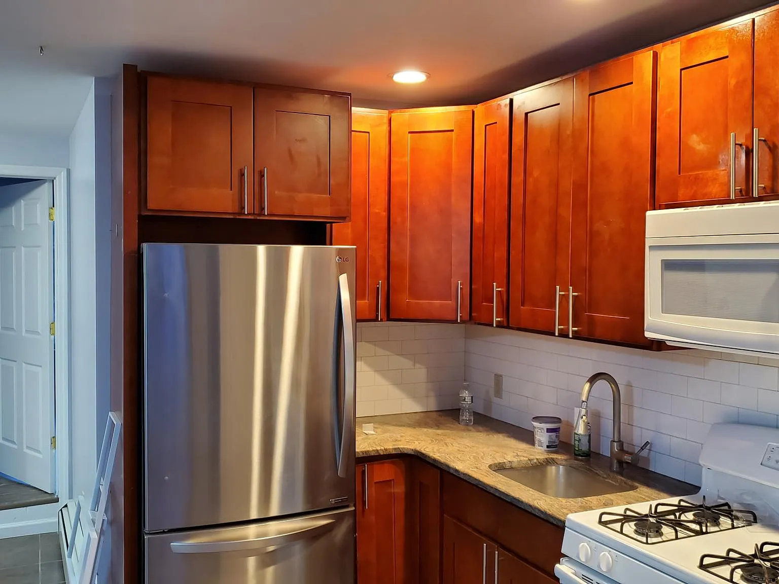 123 Laurel Ave — Photo 3