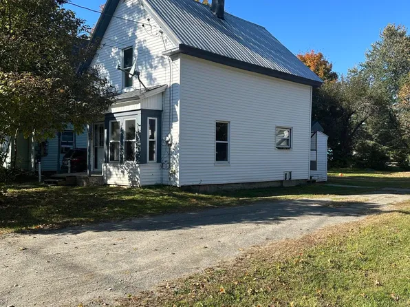 5 Gray Street, Madison, ME 04950
