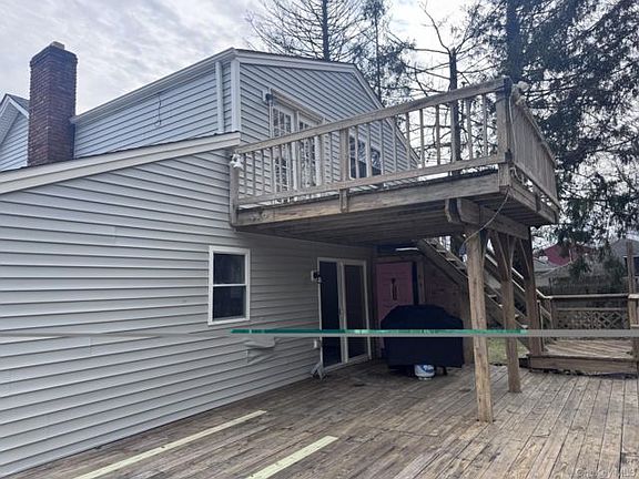 5th image of 35 Hallock Rd