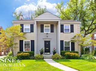1301 Torrey Rd, Grosse Pointe Woods, MI 48236