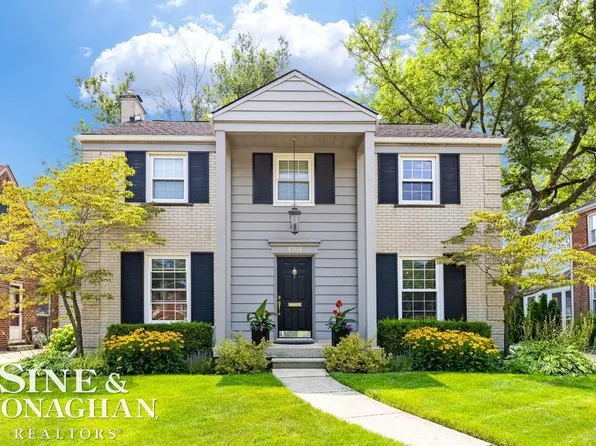 1301 Torrey Rd, Grosse Pointe Woods, MI 48236