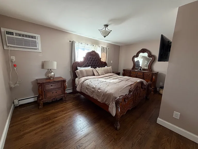 231 Sedore Ave #1 — Photo 11