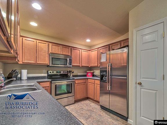 3rd image of 719 Reshaw Cir