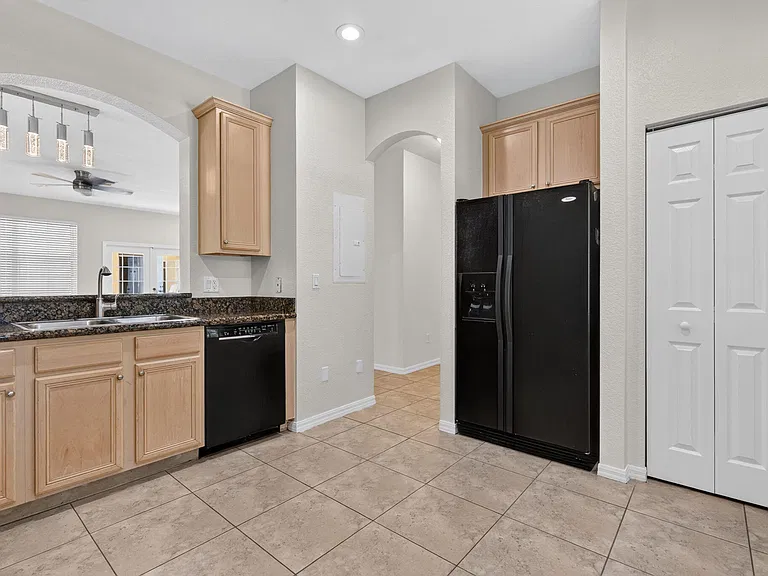 158 W Thatch Palm Cir — Photo 8