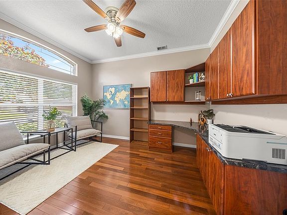 5th image of 314 Crystal Pond Ave