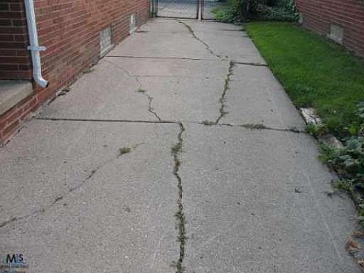 3rd image of 28518 Joan St