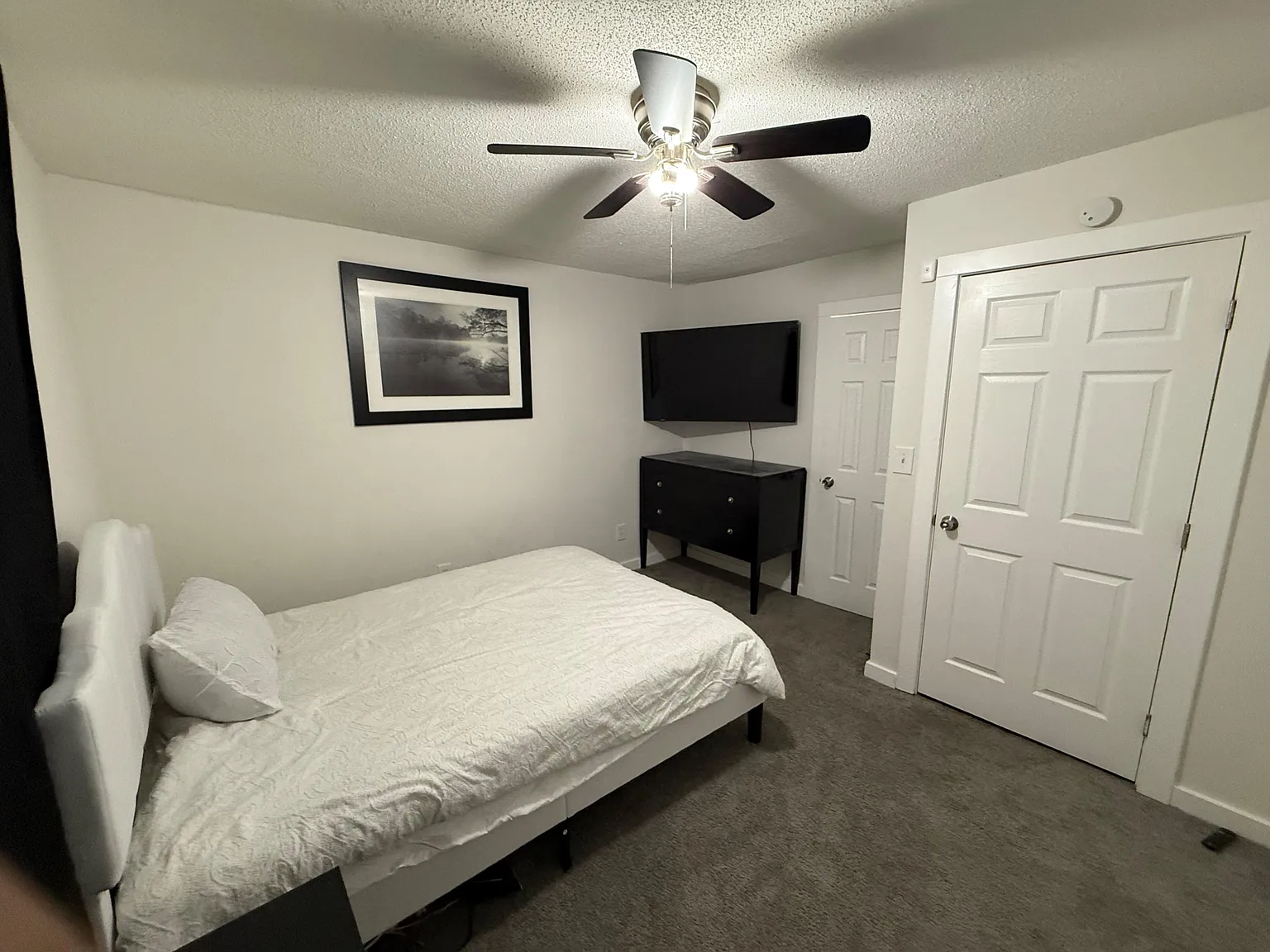 3 bed, 2.0 bath, 1000 sqft, $944 — Photo 1