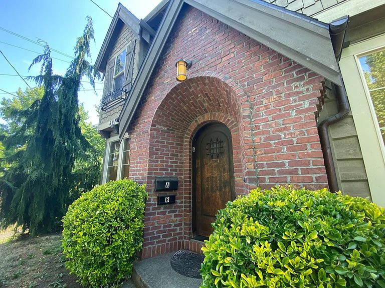 JH1102 — Photo 2