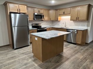 4811 Woodland Park Dr #8, Eau Claire, WI 54701