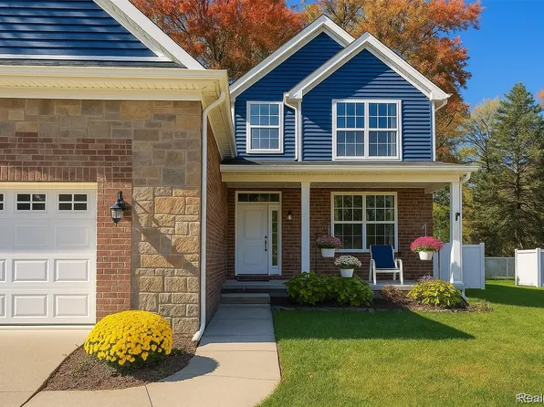 18071 Floral St, Livonia, MI 48152