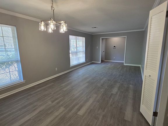 3rd image of 744 Ledyard Pl