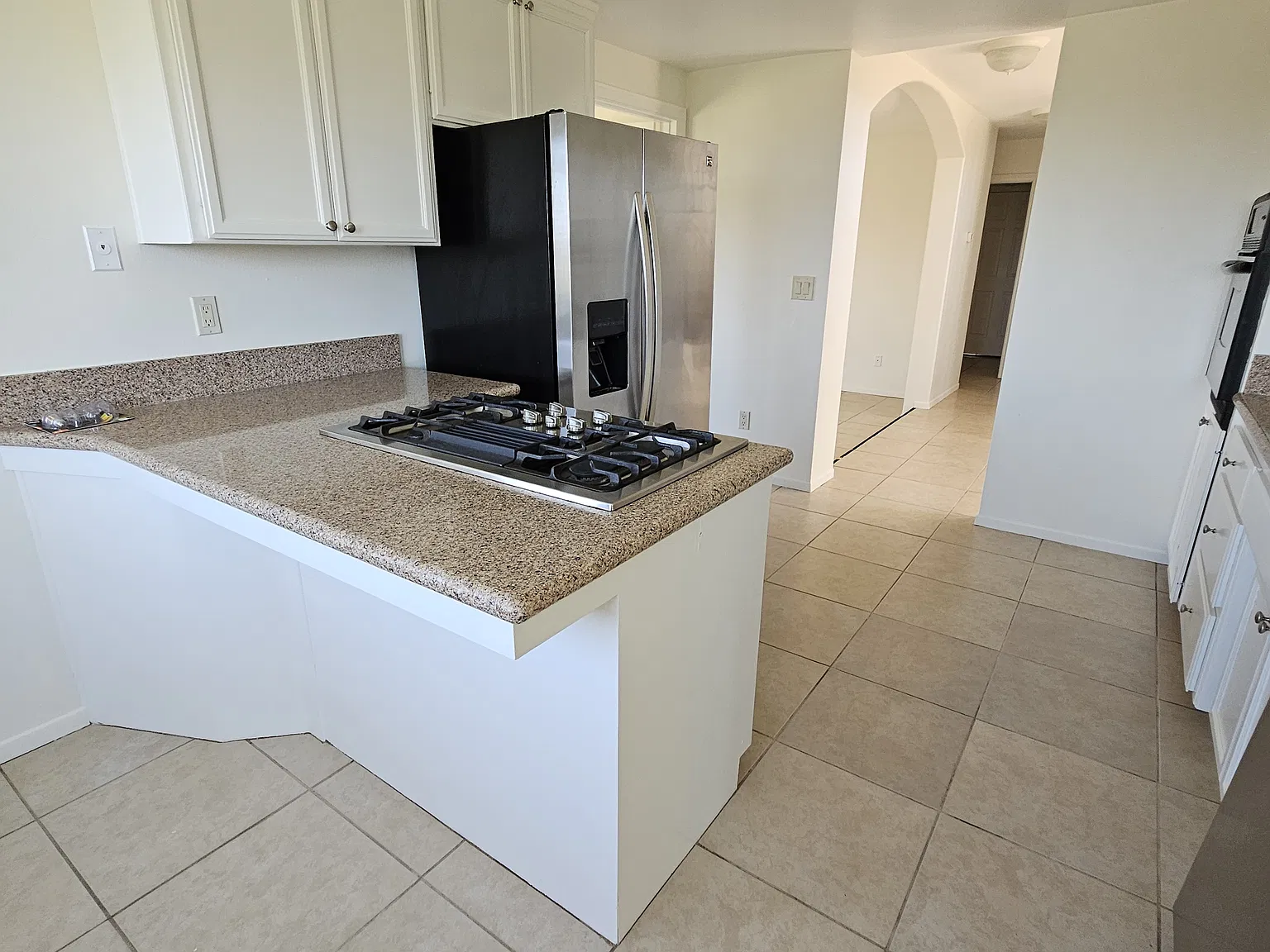 4 bed, 2100 sqft, $4,465 — Photo 3