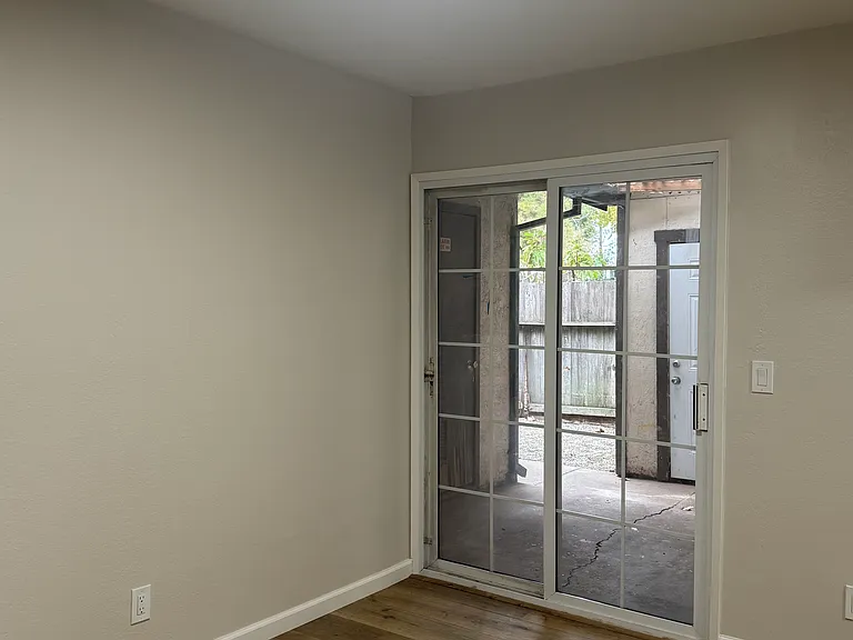 912 Civic Center Dr #2 — Photo 6