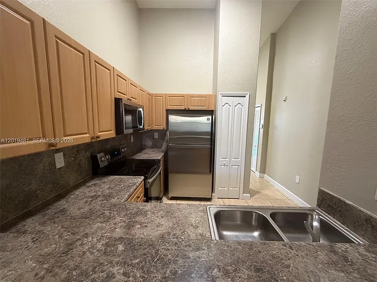 1535 SE 26th St #206 — Photo 8